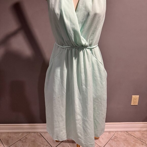 Kismet Light Mint Green Sleeveless Dress - Picture 3 of 5
